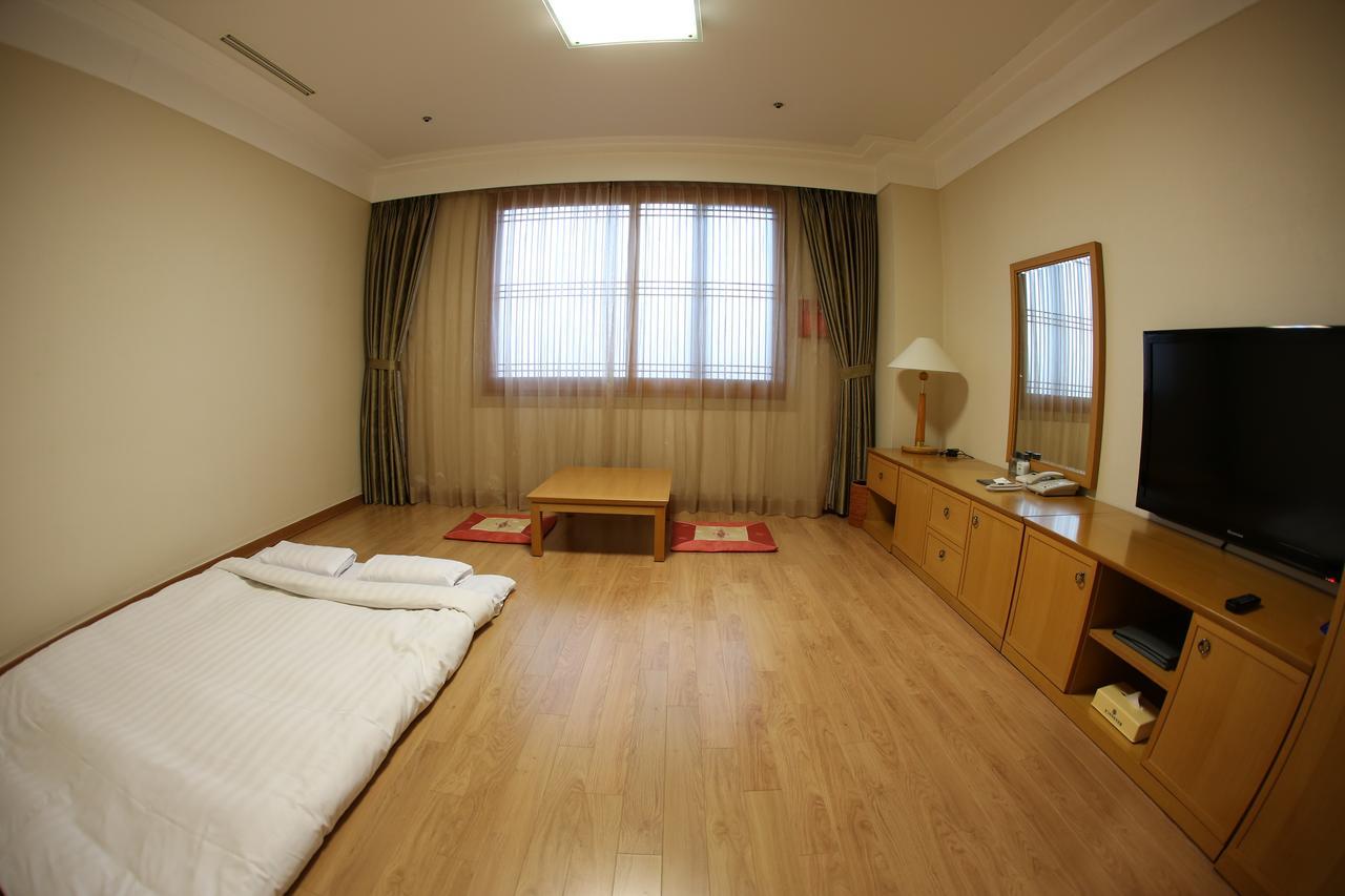 Shangria Beach Tourist Hotel Мокпо Экстерьер фото